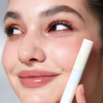 حجم دهنده و براق کننده لب شیگلم SHEGLAM رنگ Pink Flamingo - Image 2