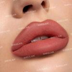 رژلب جامد شیگلم SHEGLAM سری starlight velvet مدل CUPIDS BOW