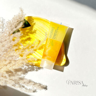 اسکراب پا اون سری Foot Works مدل pineapple & tea tree(آناناس و درخت چای)
