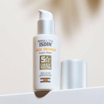 ضدآفتاب بدون رنگ ISDIN مدل Age Repair Fusion Water(SPF 50)