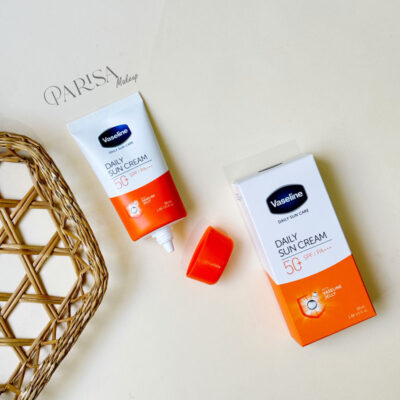 ضدآفتاب آبرسان و مرطوب کننده وازلین مدل Daily Sun SPF 50