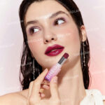 رژلب جامد شاین شیگلم SHEGLAM مدل Mirror Kiss رنگ That's Fierce - Image 2