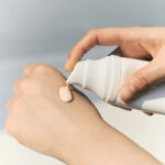 ضد آفتاب روشن کننده تون آپ سنتلا SKIN1004 مدل Tone Brightening Tone-Up - Image 3