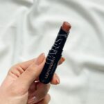 رژلب جامد مات پودری فلورمار مدل Lightweight Lip Powder کد 005 - Image 2