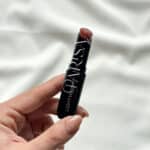 رژلب جامد مات پودری فلورمار مدل Lightweight Lip Powder کد 007 - Image 2